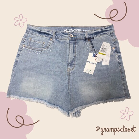 Fearless & Curvy Sparkle Wallflower Shorts W17 - Picture 1 of 3